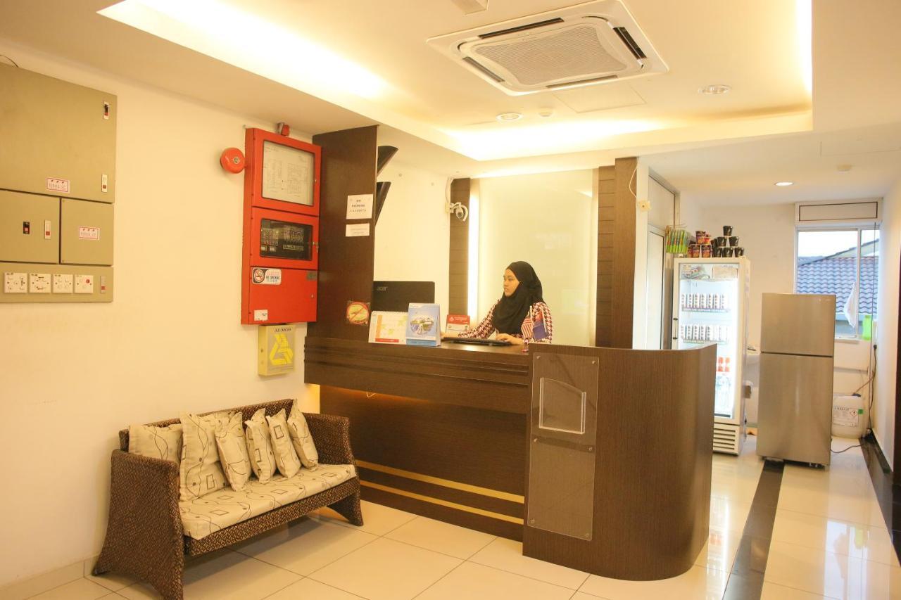 N K Hotel Muar Exterior photo