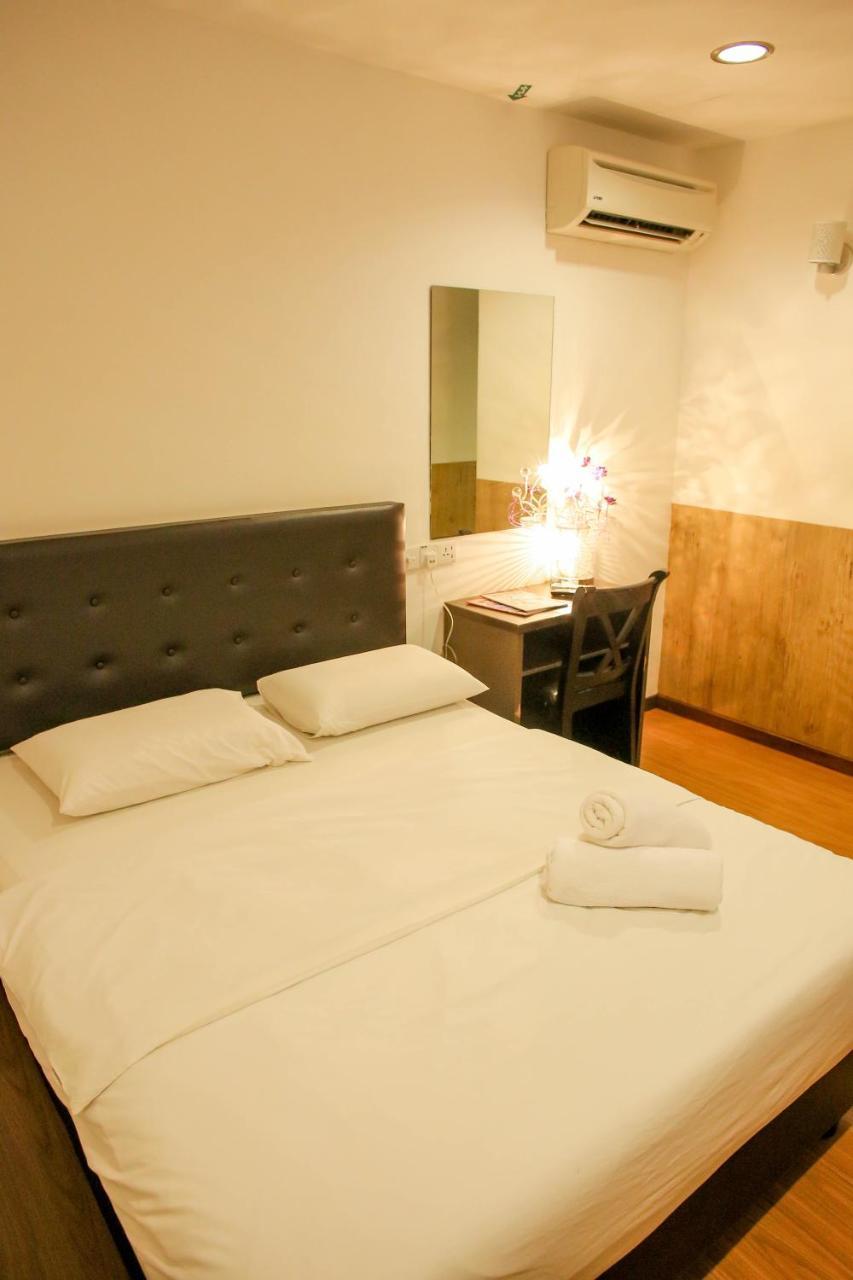 N K Hotel Muar Exterior photo
